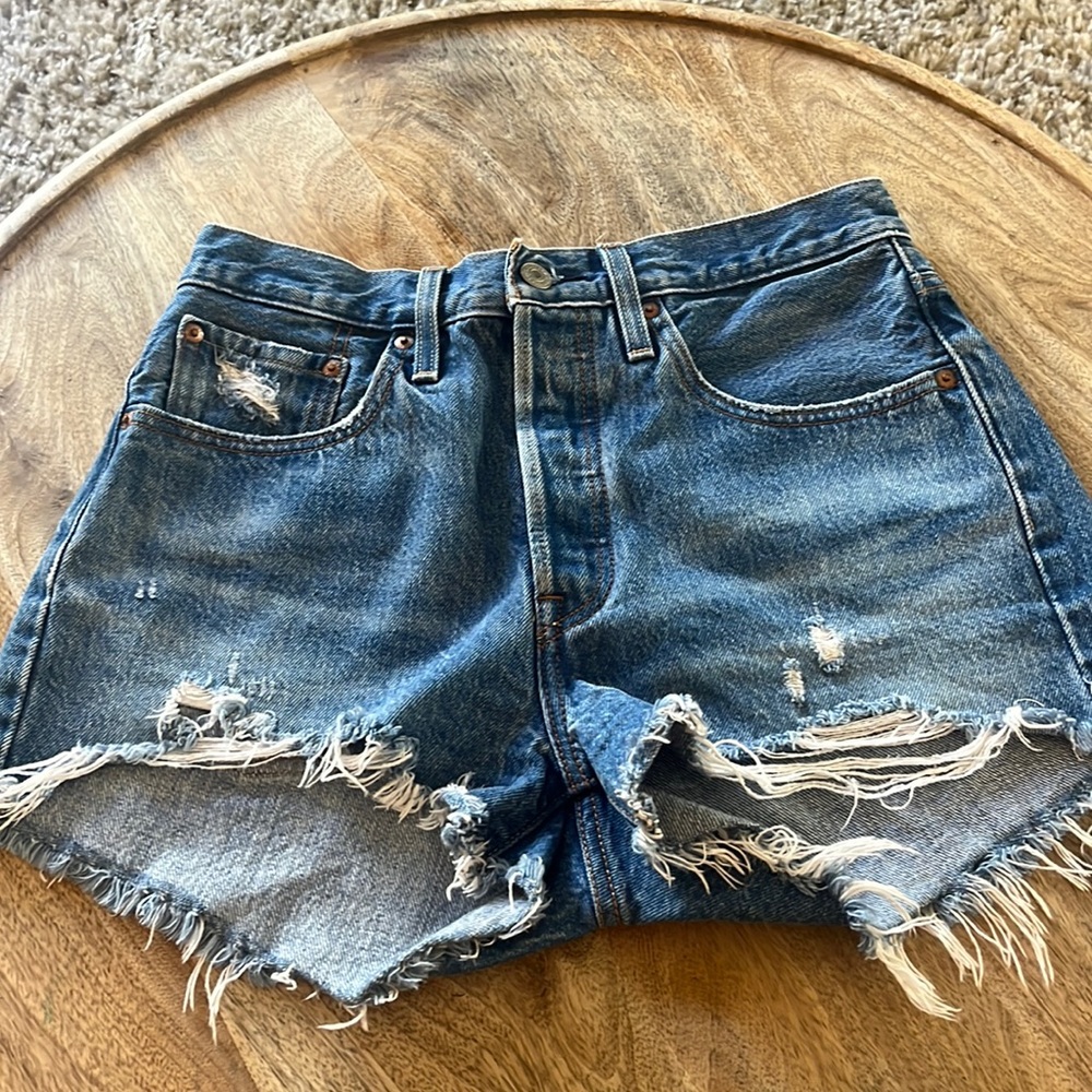 Levi 501 cutoff shorts size 26 but to me they fit more like a 27 (or run big)